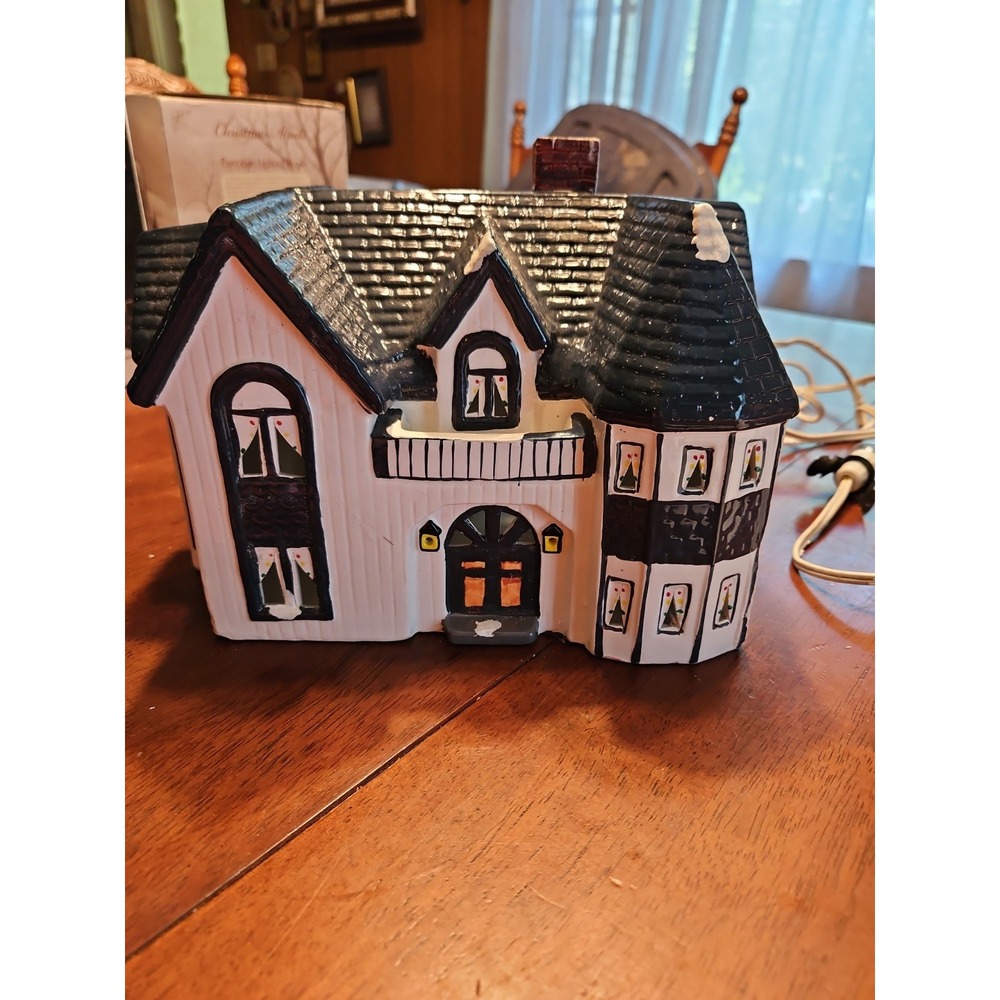 Vintage 1988 Yuletide Snow Hamlet Sunshine Cottage